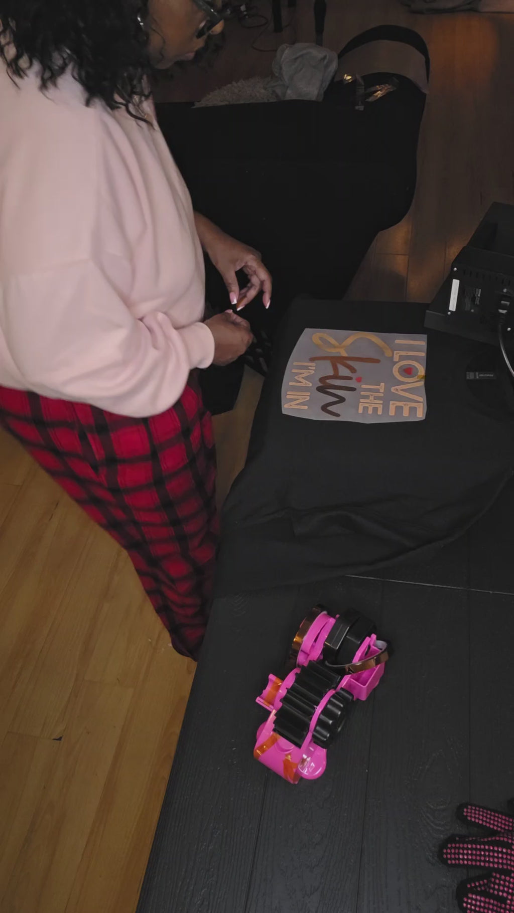 I love the skin I'm in black crewneck (Pressing video attached)